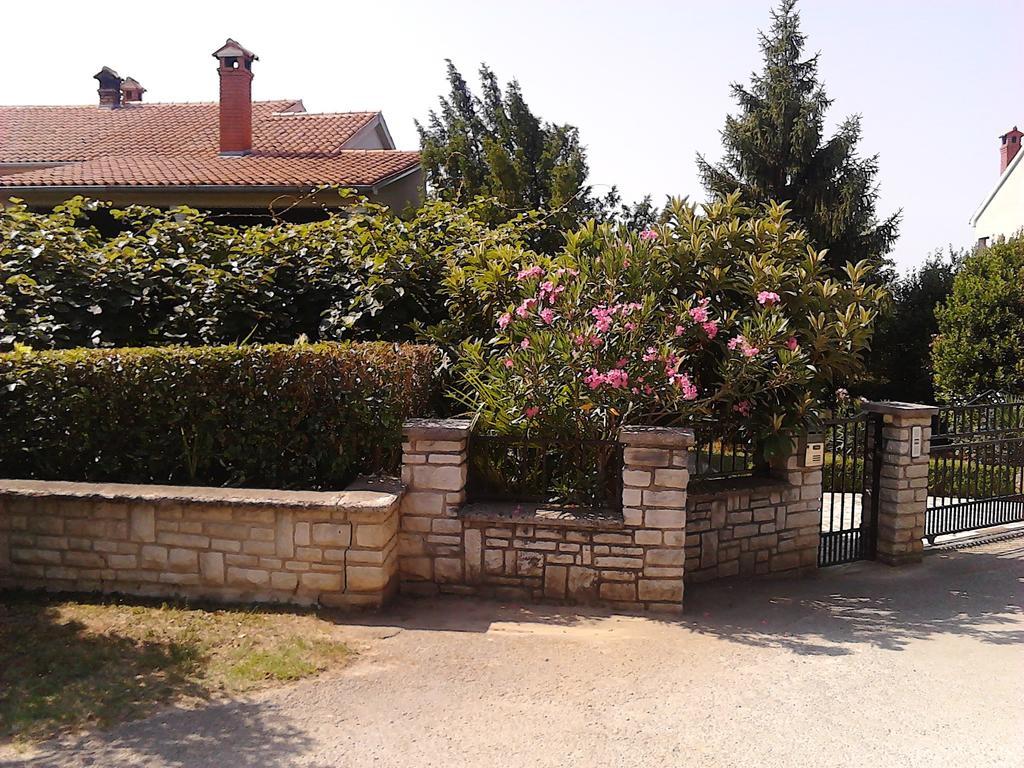 Apartment Slavica Vrvari Пореч Экстерьер фото